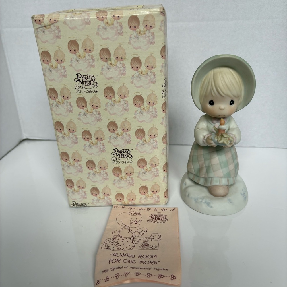 Precious Moments “December” Figurine (1989) – Always Room for One More